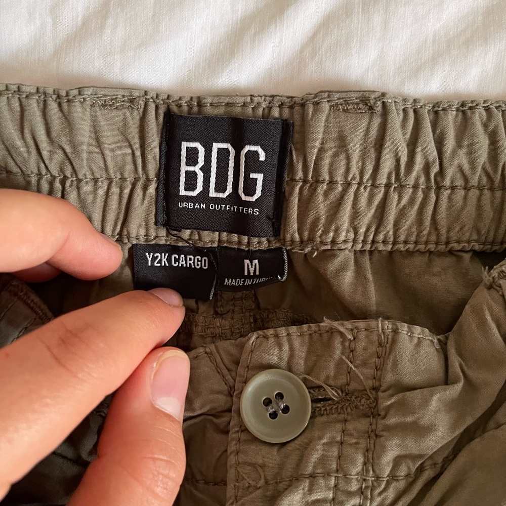 BDG y2k low rise relaxed army green cargo pants size medium